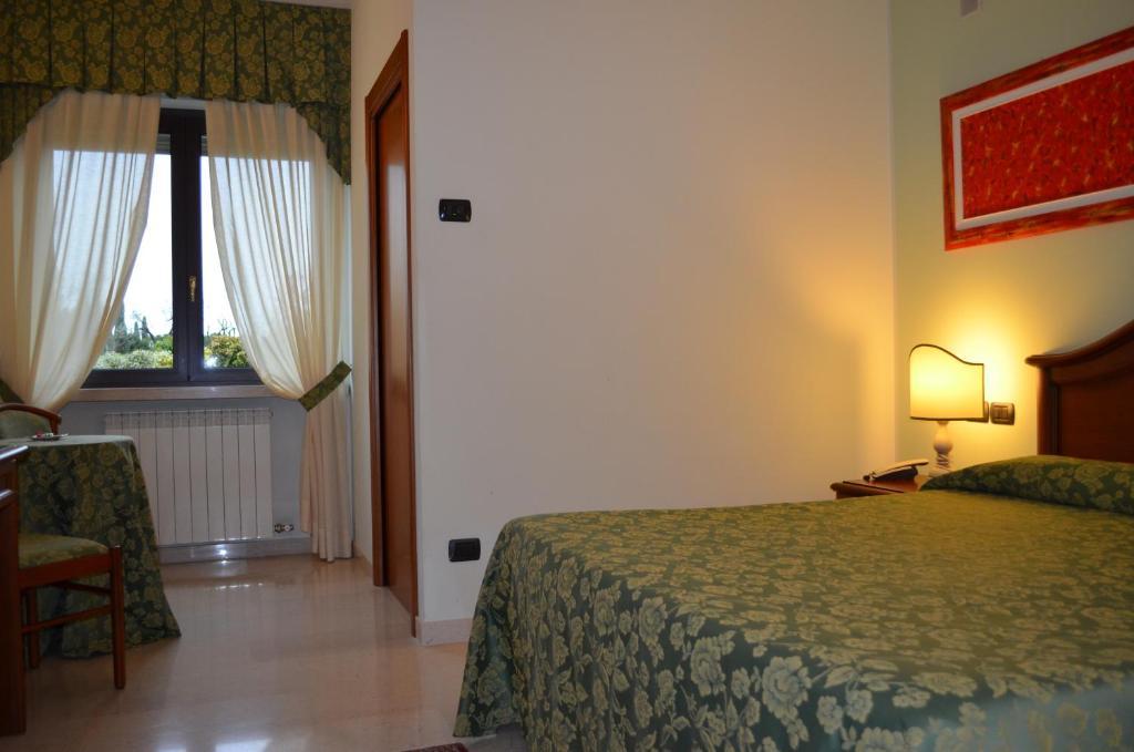 Hotel Olioso Peschiera del Garda Room photo