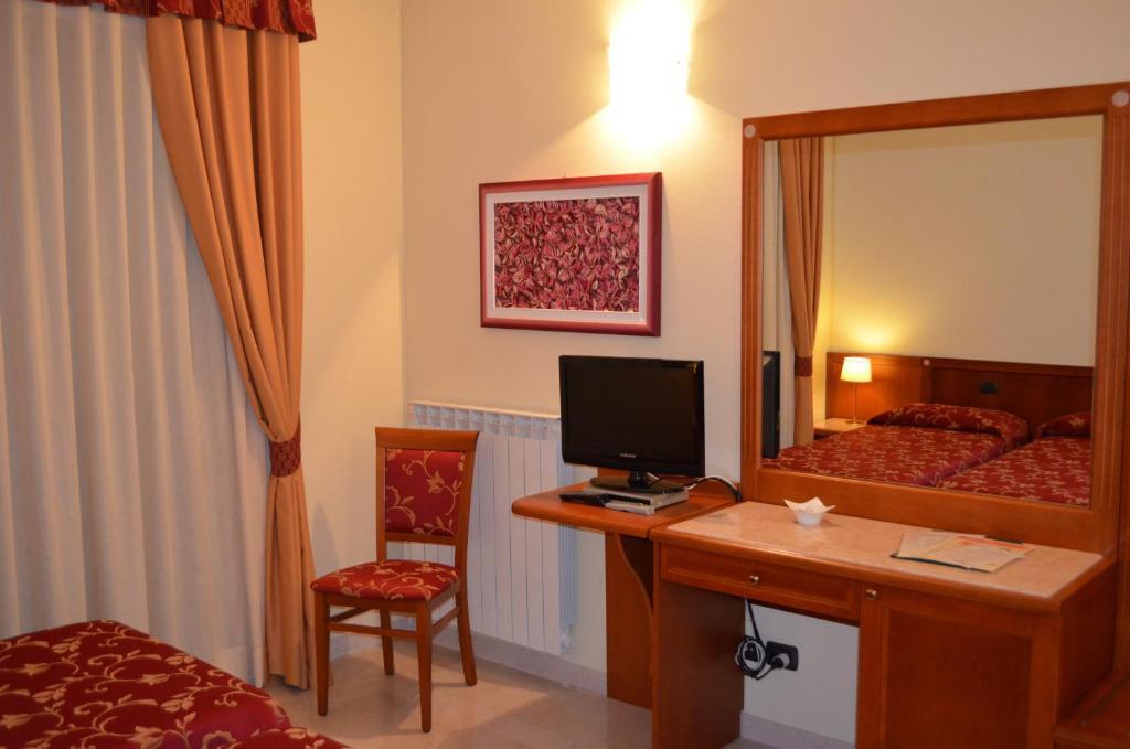 Hotel Olioso Peschiera del Garda Room photo