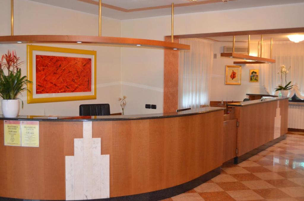 Hotel Olioso Peschiera del Garda Exterior photo