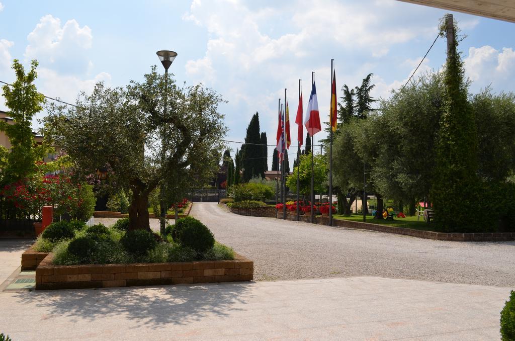 Hotel Olioso Peschiera del Garda Exterior photo