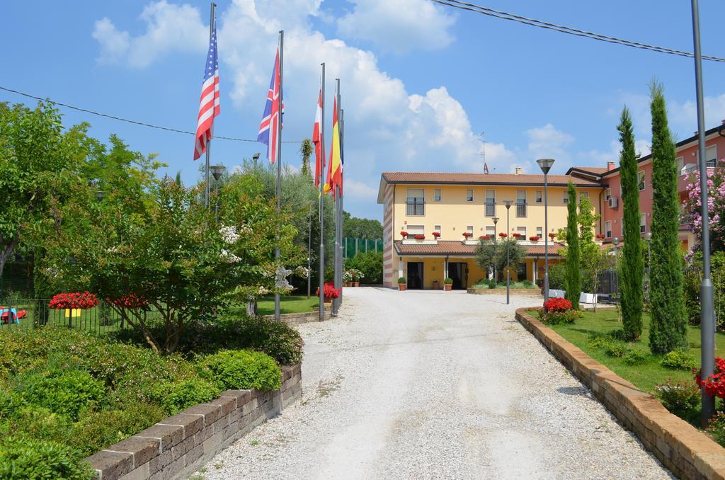 Hotel Olioso Peschiera del Garda Exterior photo