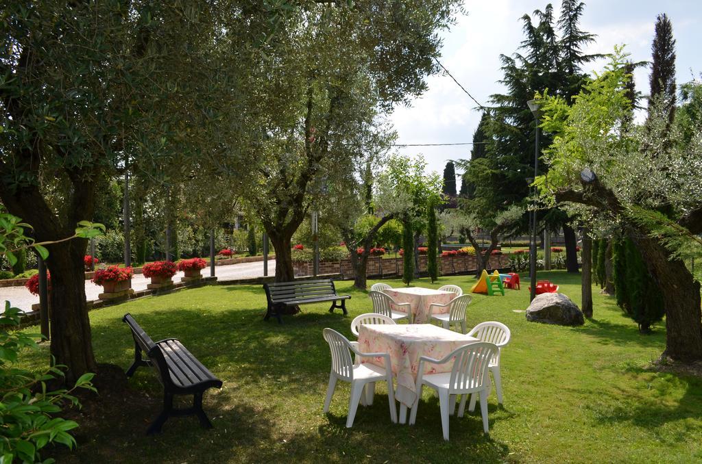 Hotel Olioso Peschiera del Garda Exterior photo