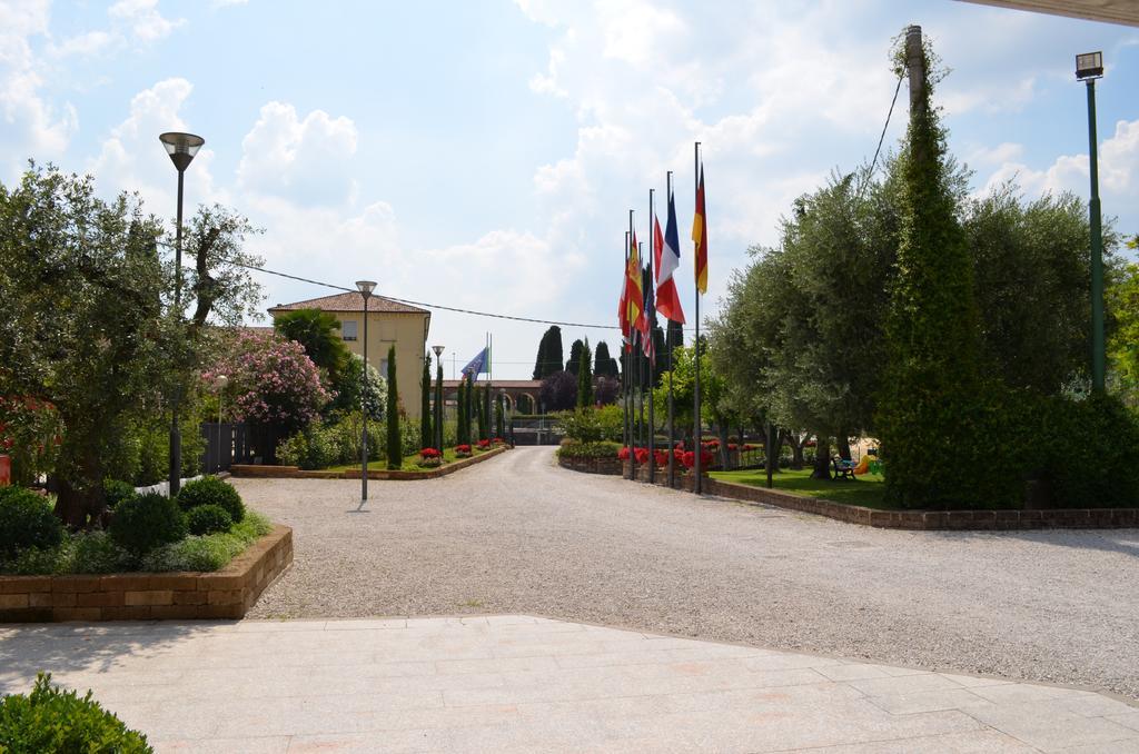 Hotel Olioso Peschiera del Garda Exterior photo