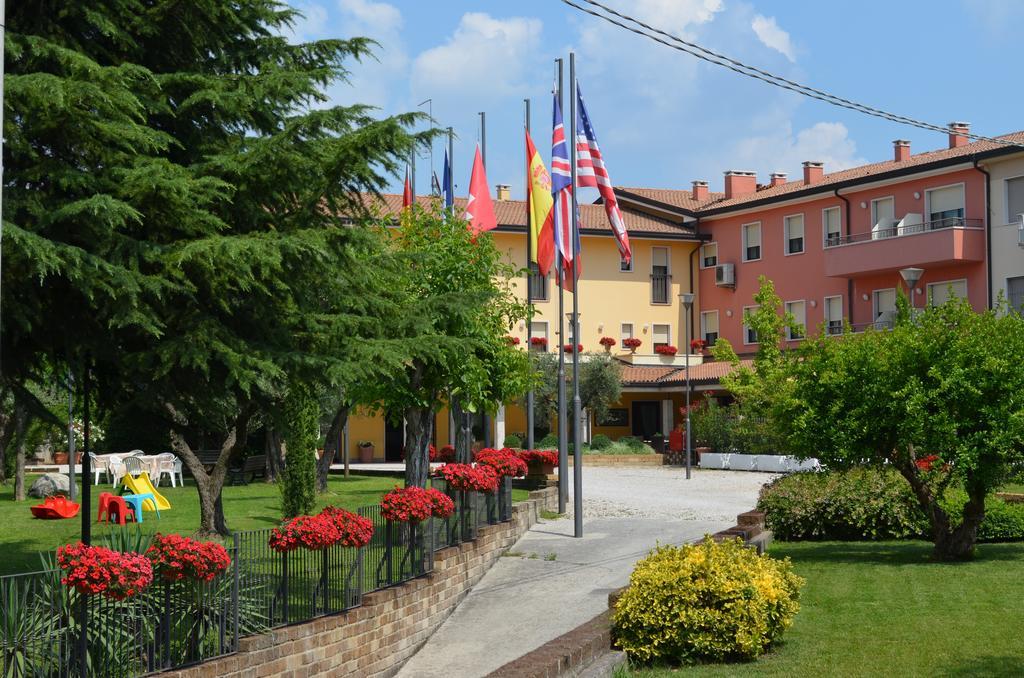 Hotel Olioso Peschiera del Garda Exterior photo