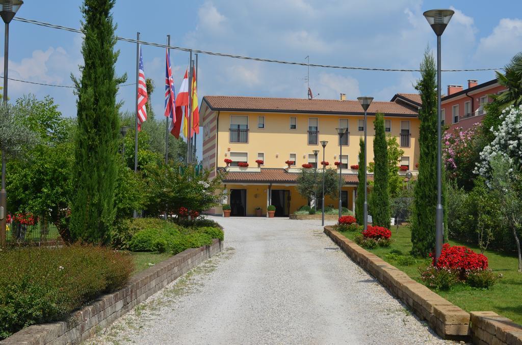Hotel Olioso Peschiera del Garda Exterior photo