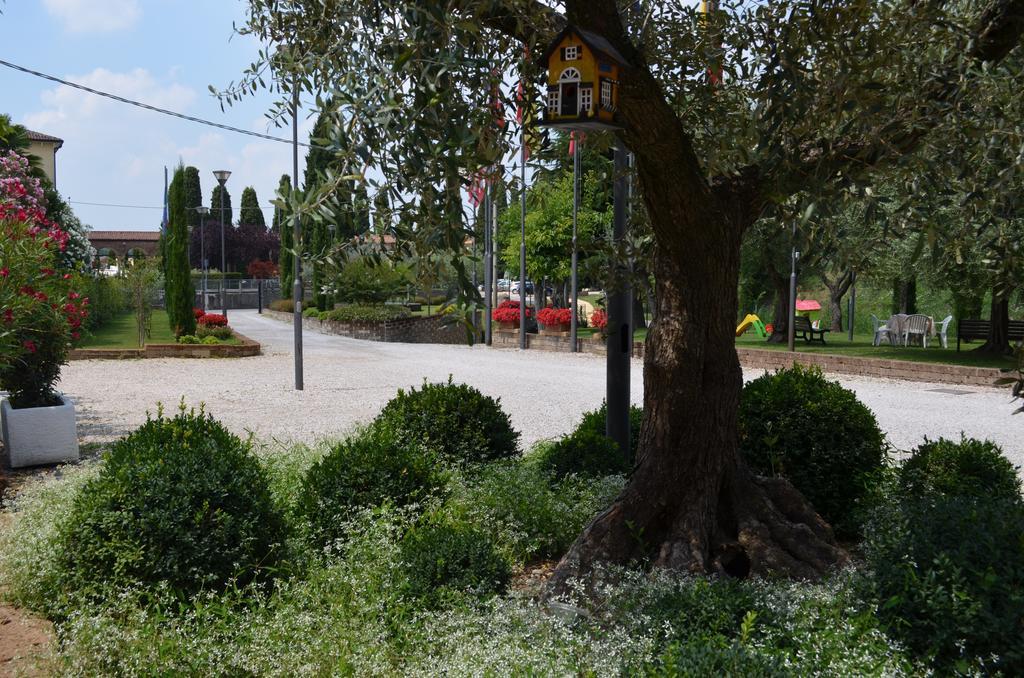 Hotel Olioso Peschiera del Garda Exterior photo
